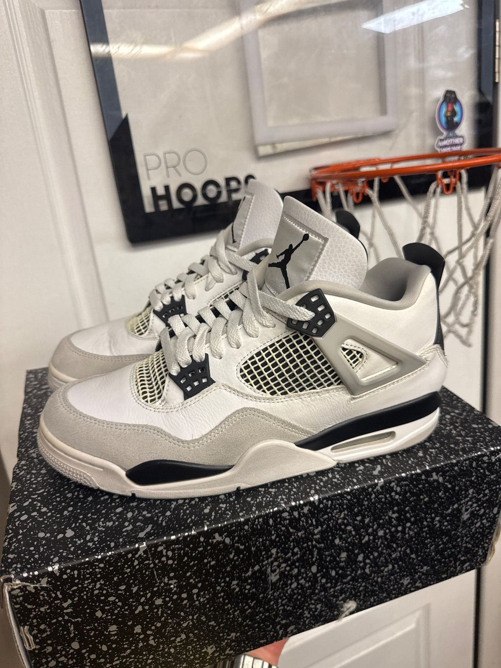 Jordan 4 Retro Military Black - Lightly Used, OG All