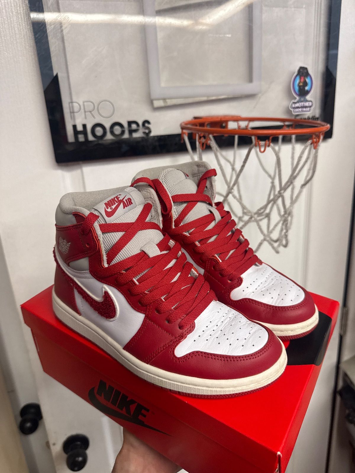 Jordan 1 Retro High OG Varsity Red (Women's) - Lightly Used, OG All