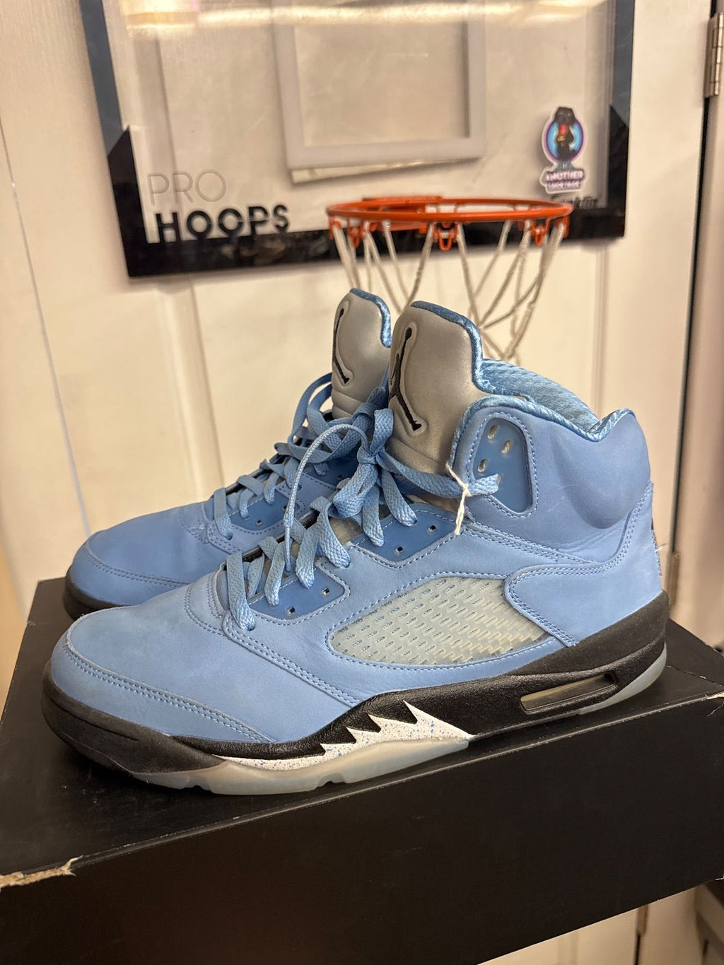 Jordan 5 Retro UNC University Blue - Lightly Used, OG All