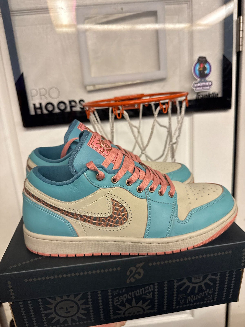 Jordan 1 Low SE Somos Eternos - Lightly Used, OG All