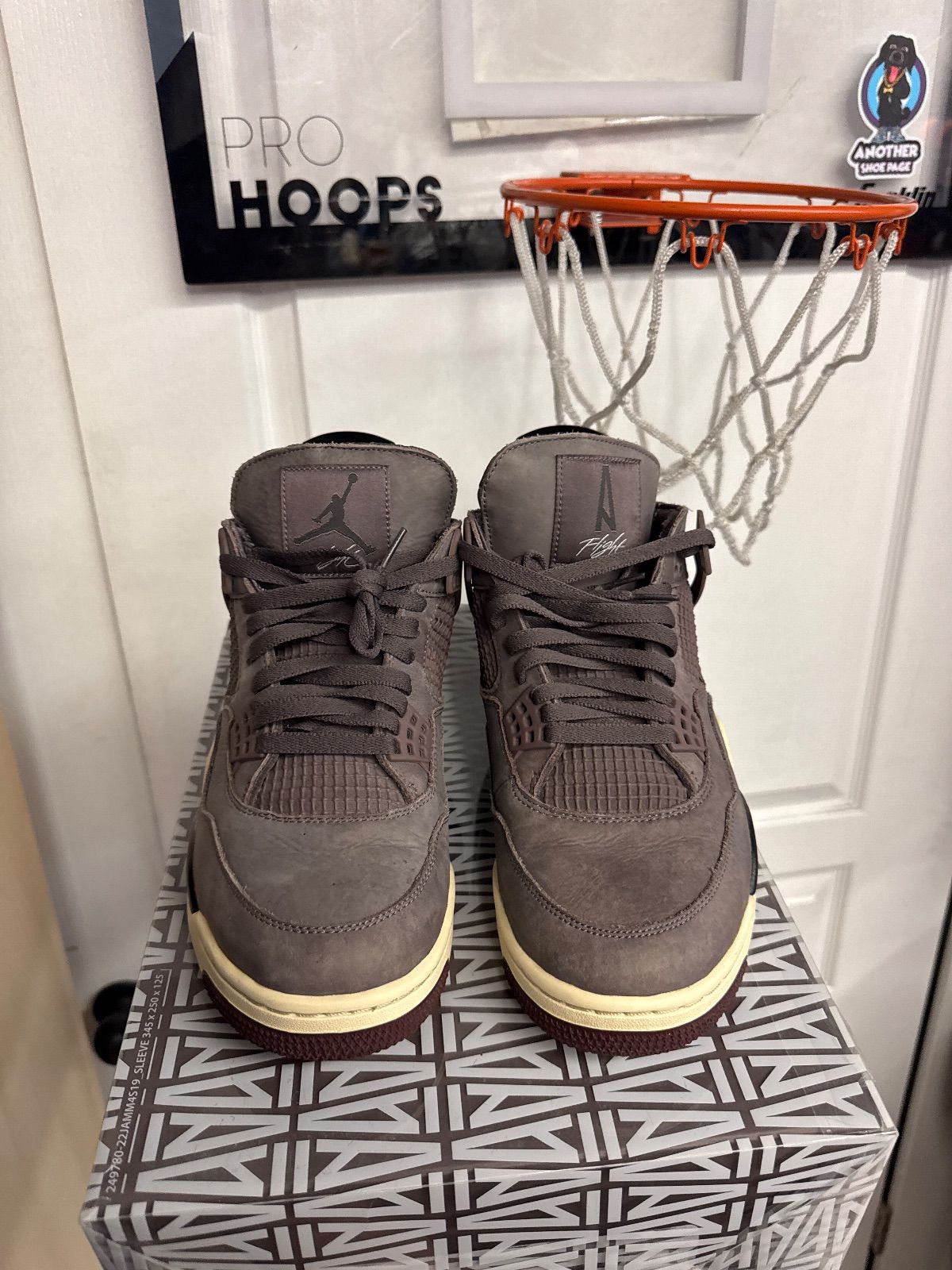 Jordan 4 Retro SP A Ma Maniére Violet Ore - Lightly Used, OG All