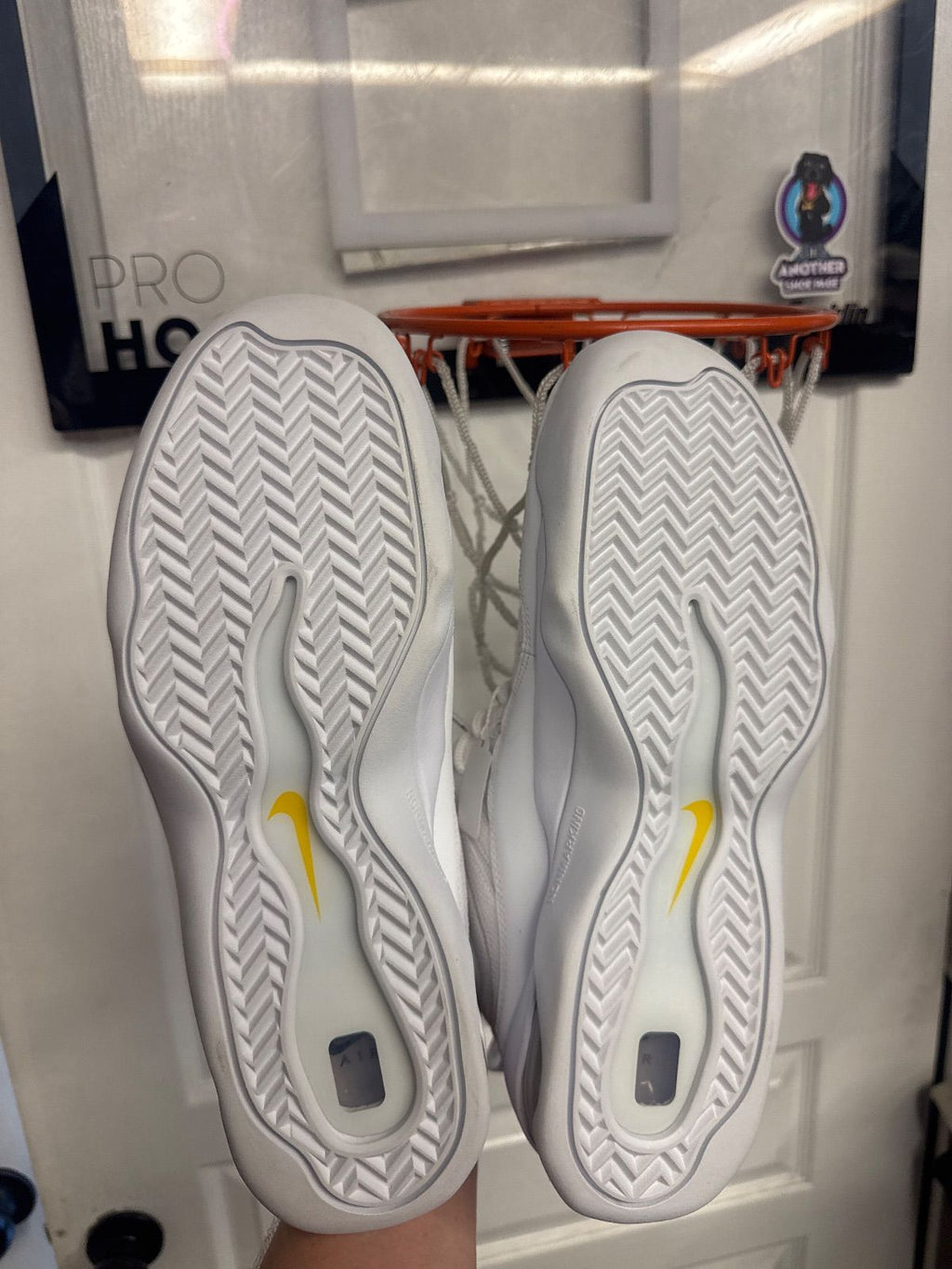 Nike Air Bakin SP Supreme White - Tried On, OG Box/Missing Yellow Laces