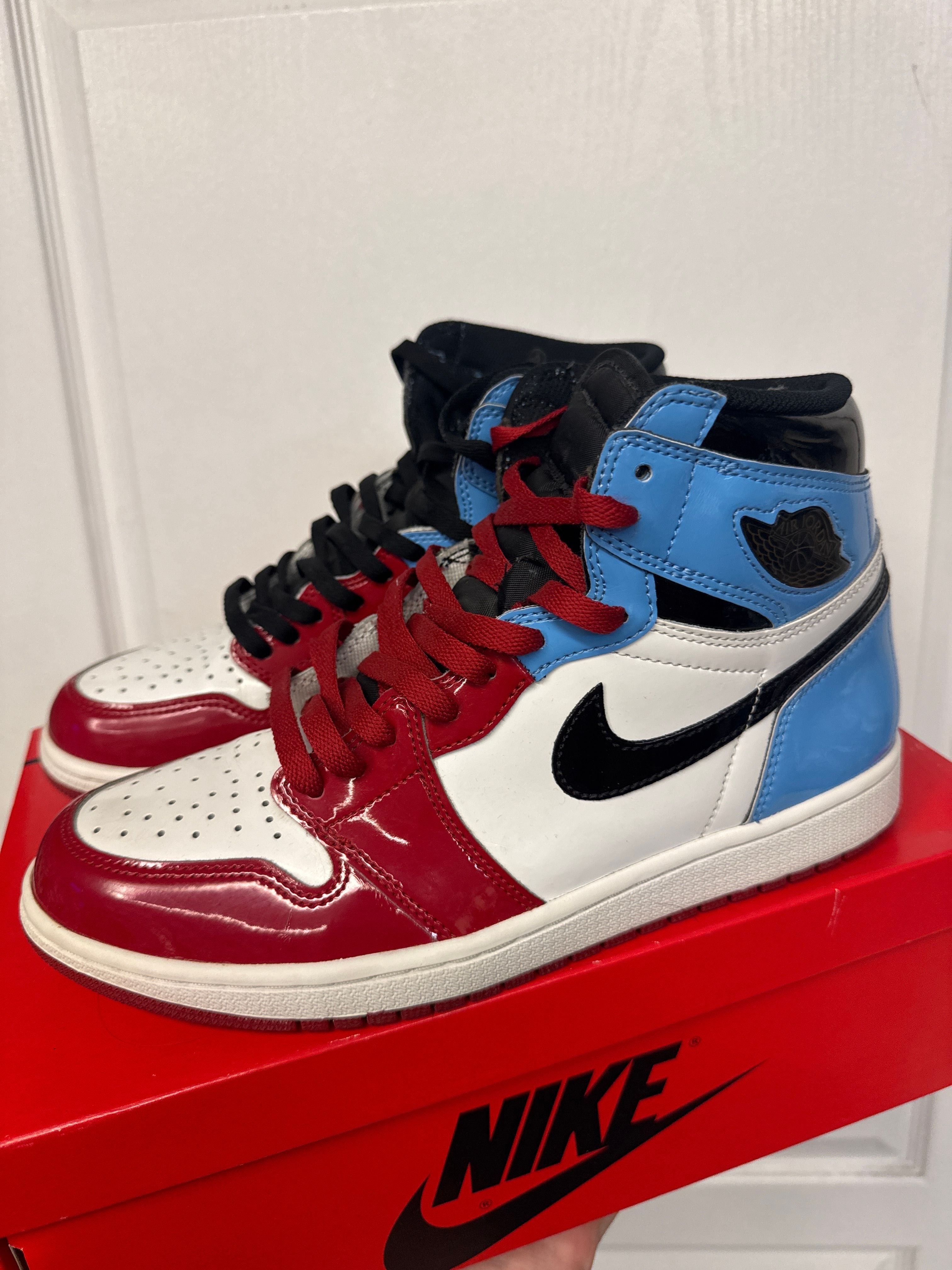 Jordan 1 Retro High Fearless UNC Chicago - Lightly Used, OG All
