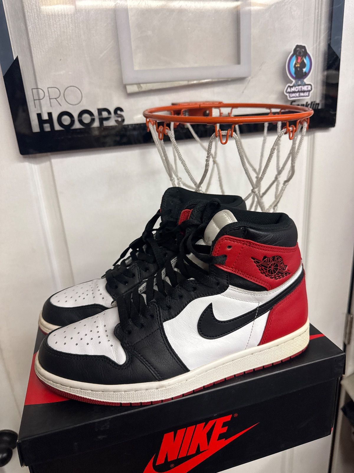 Jordan 1 Retro Black Toe (2016) - Lightly Used, Og all Besides White Laces