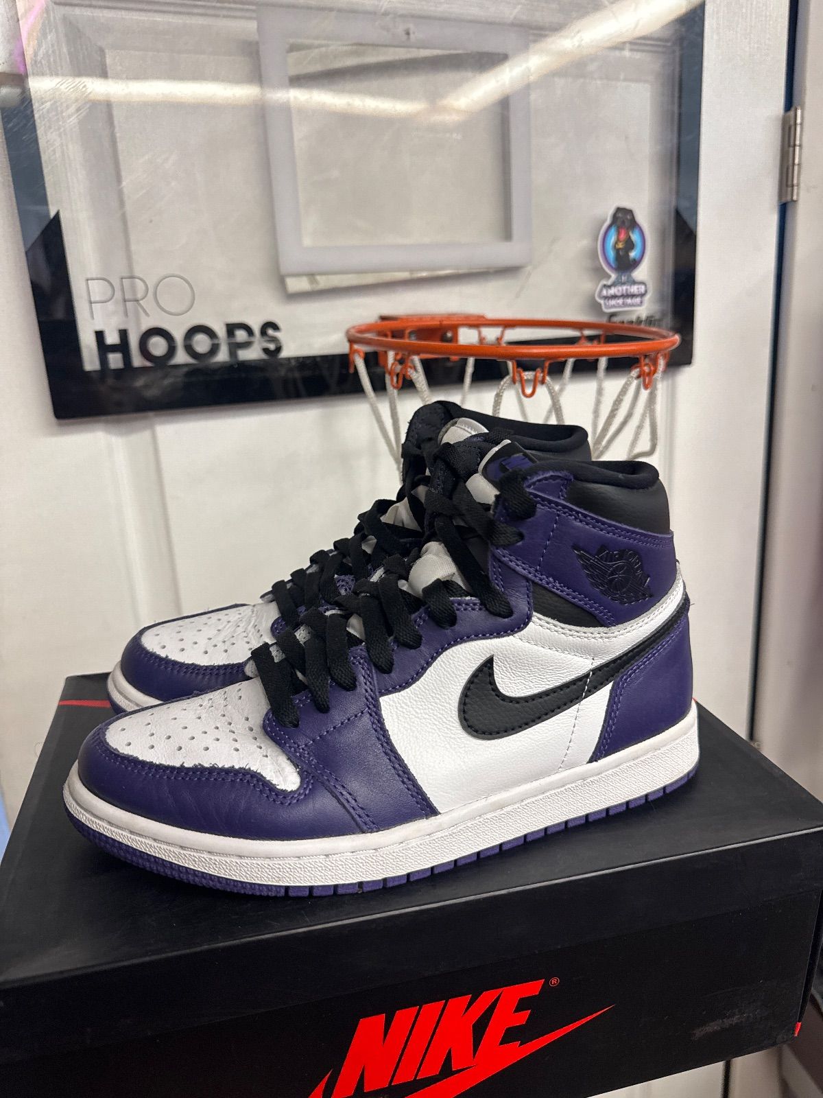 Jordan 1 Retro High Court Purple White - Lightly Used, OG All