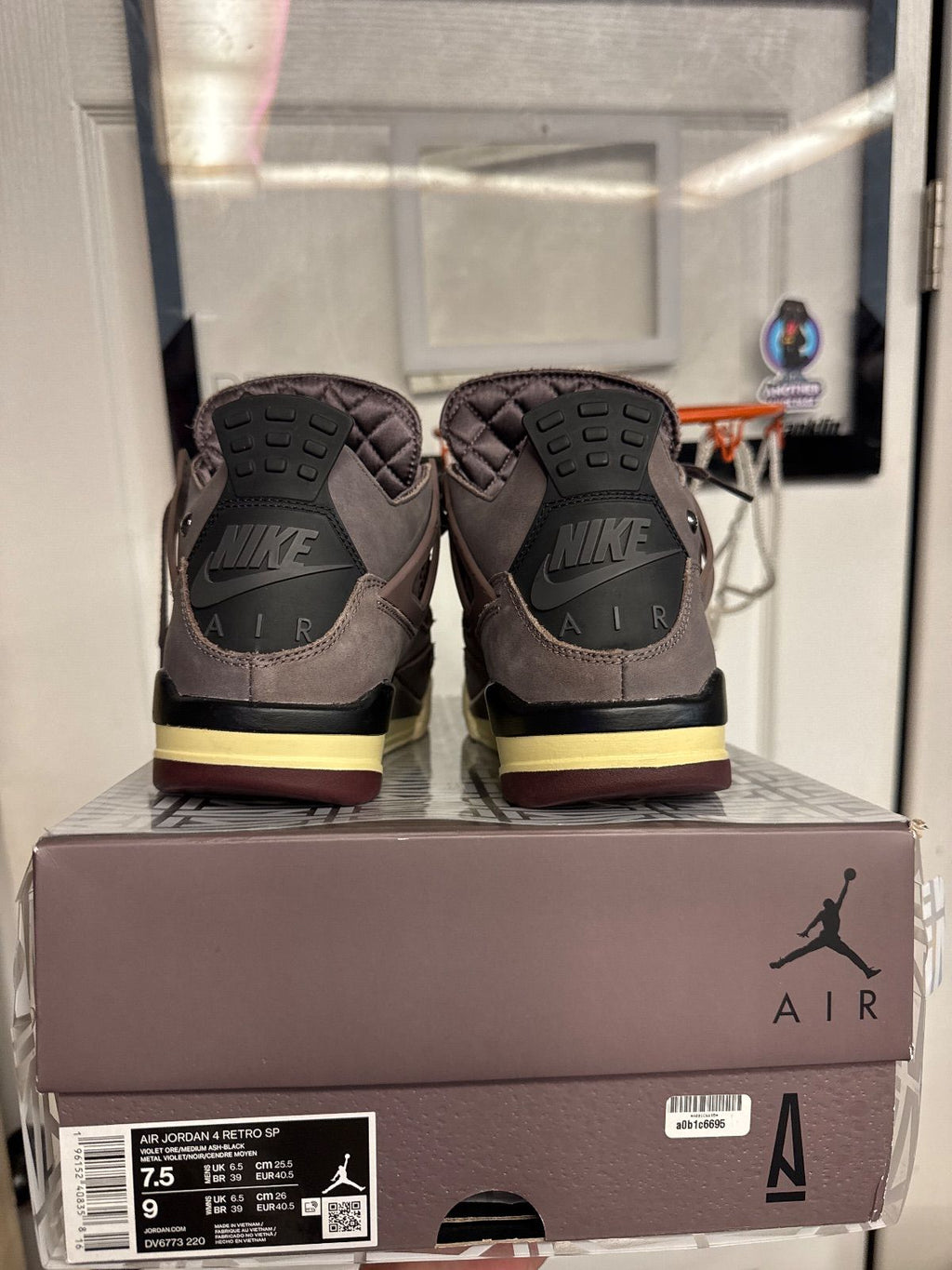 Jordan 4 Retro SP A Ma Maniére Violet Ore - Lightly Used, OG All