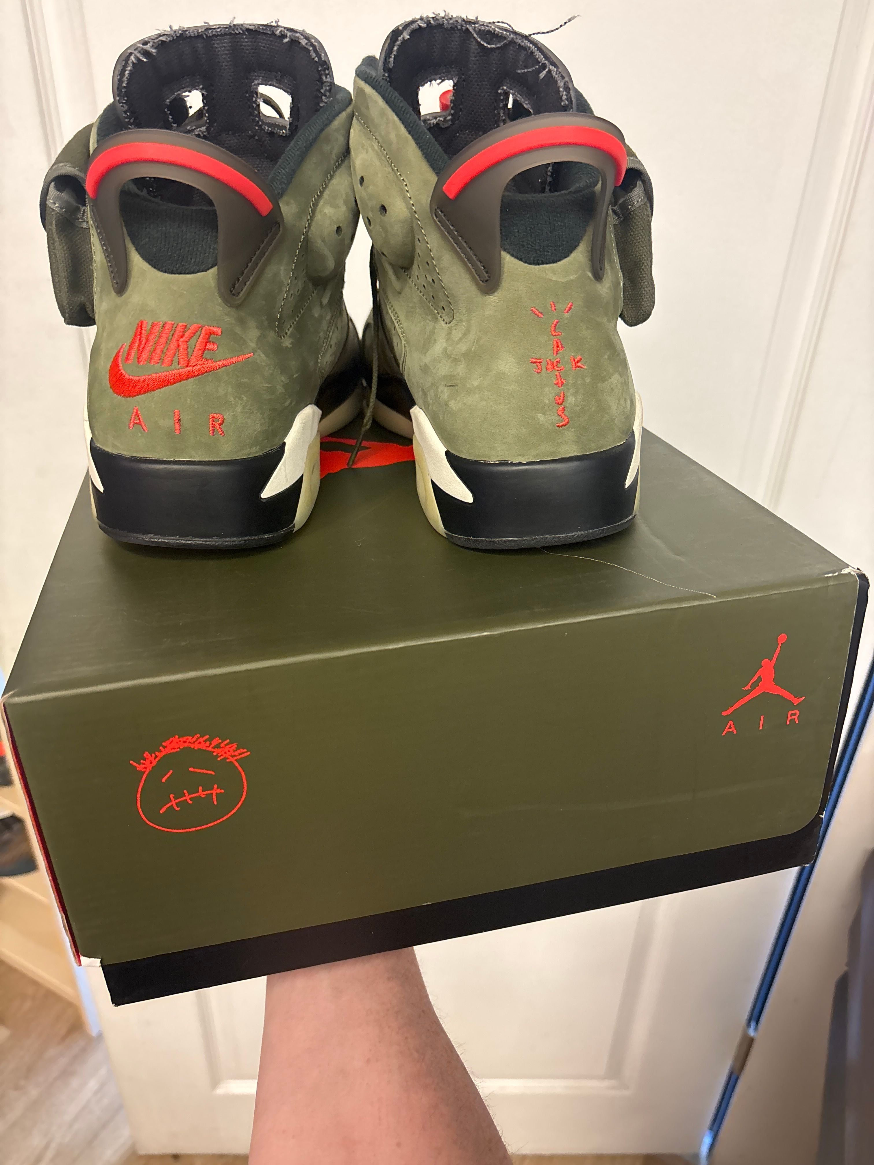 Jordan 6 Retro Travis Scott - Lightly Used, OG All