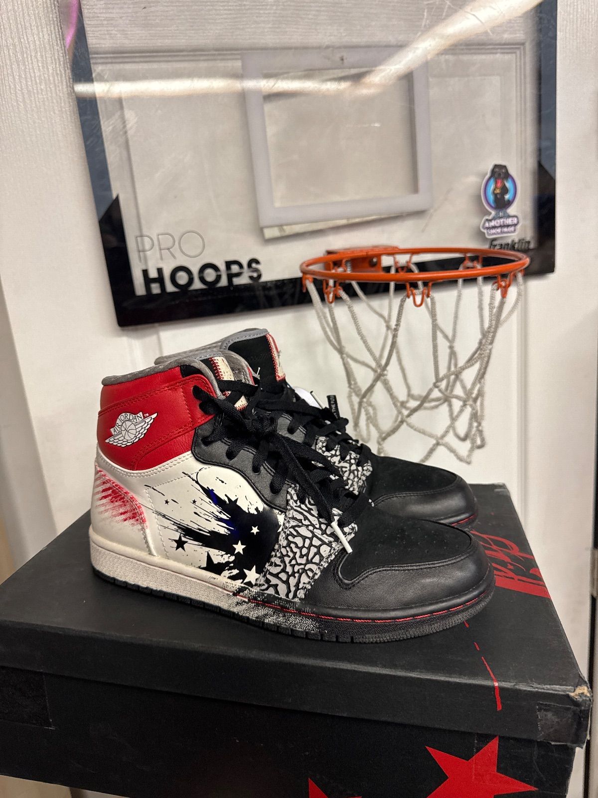 Jordan 1 Retro Dave White Wings for the Future - Lightly Used, OG All