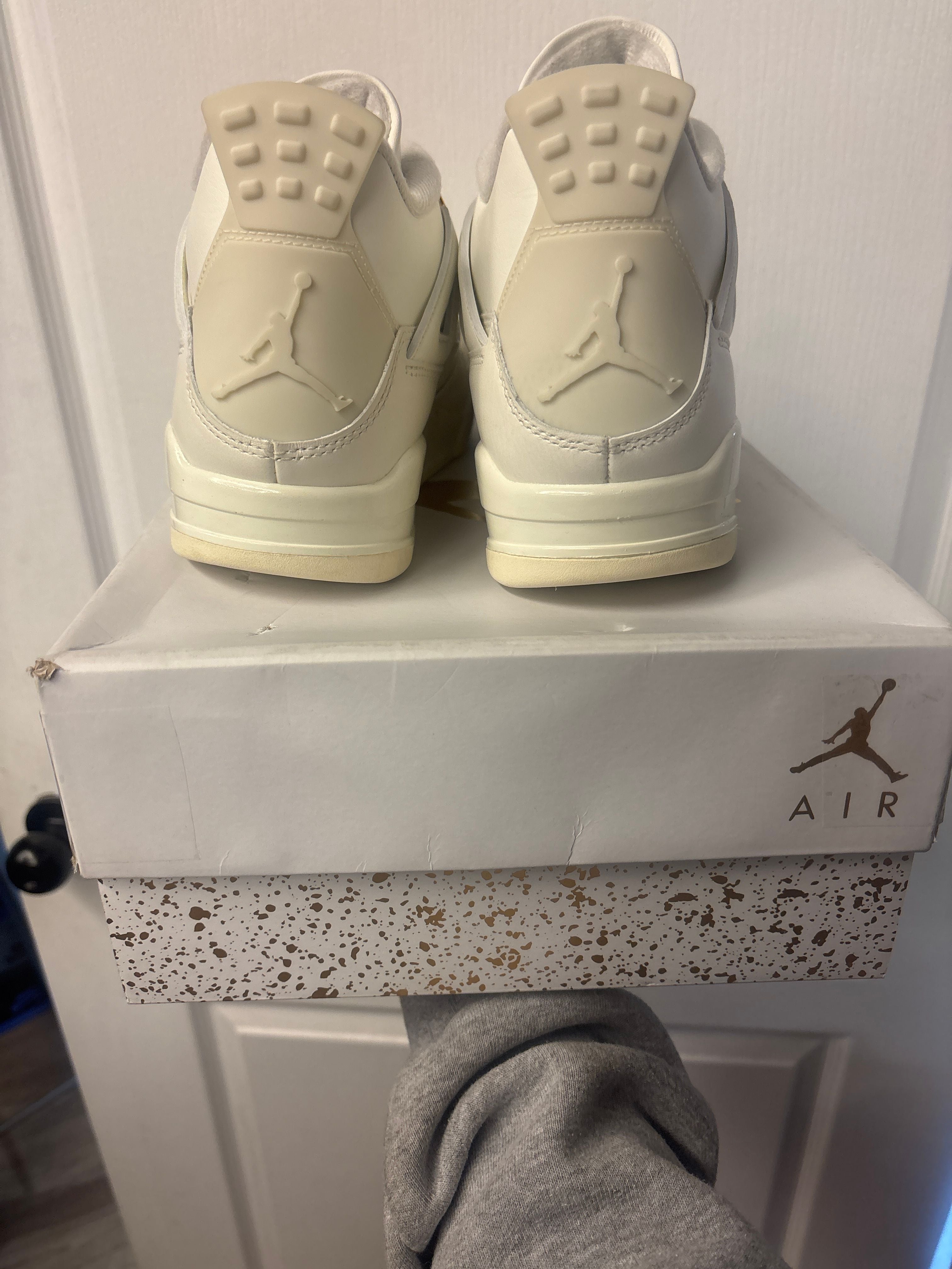 Jordan 4 Retro Metallic Gold (Women's) - Lightly Used, OG All