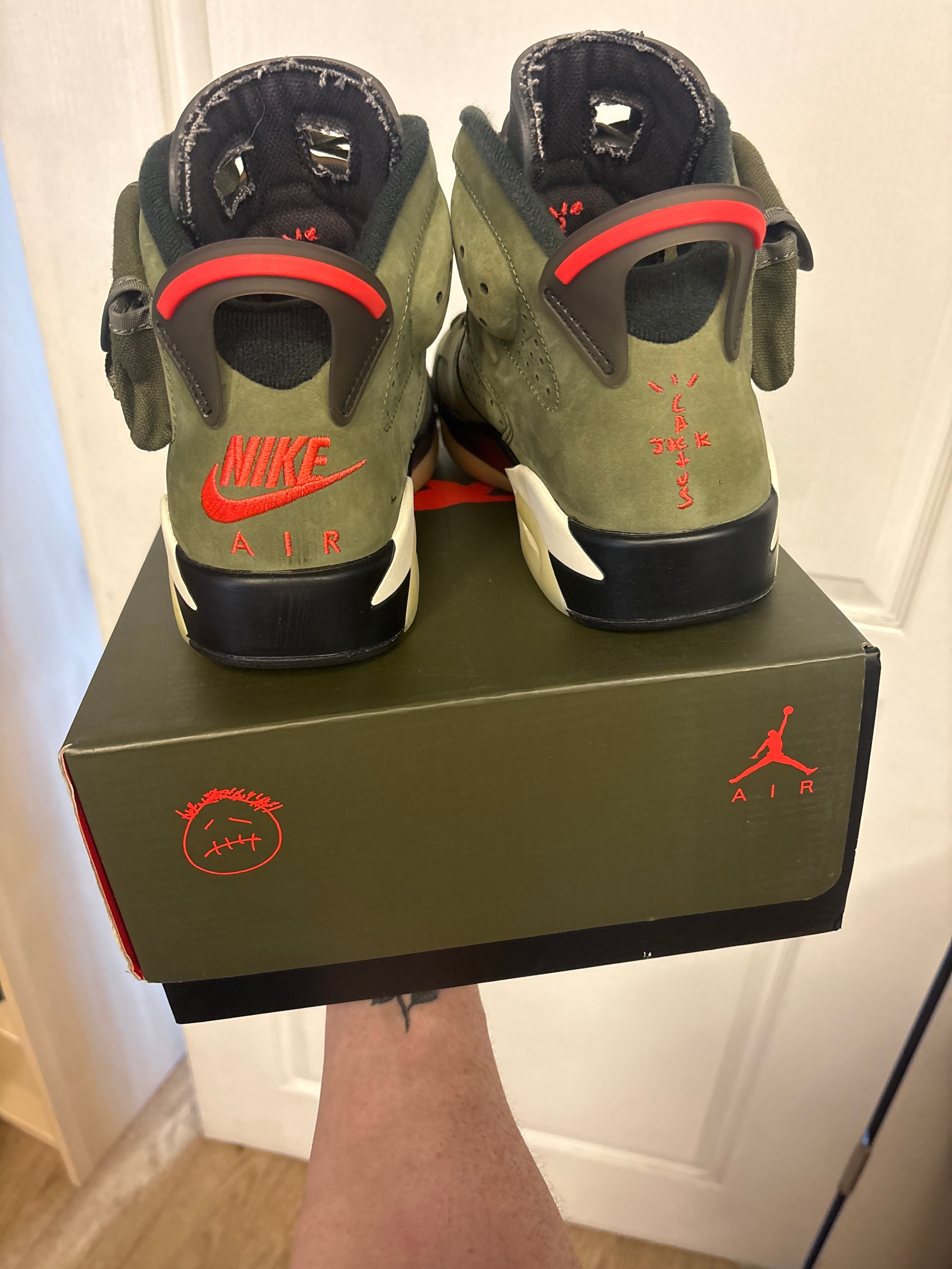 Jordan 6 Retro Travis Scott - Lightly Used, OG All