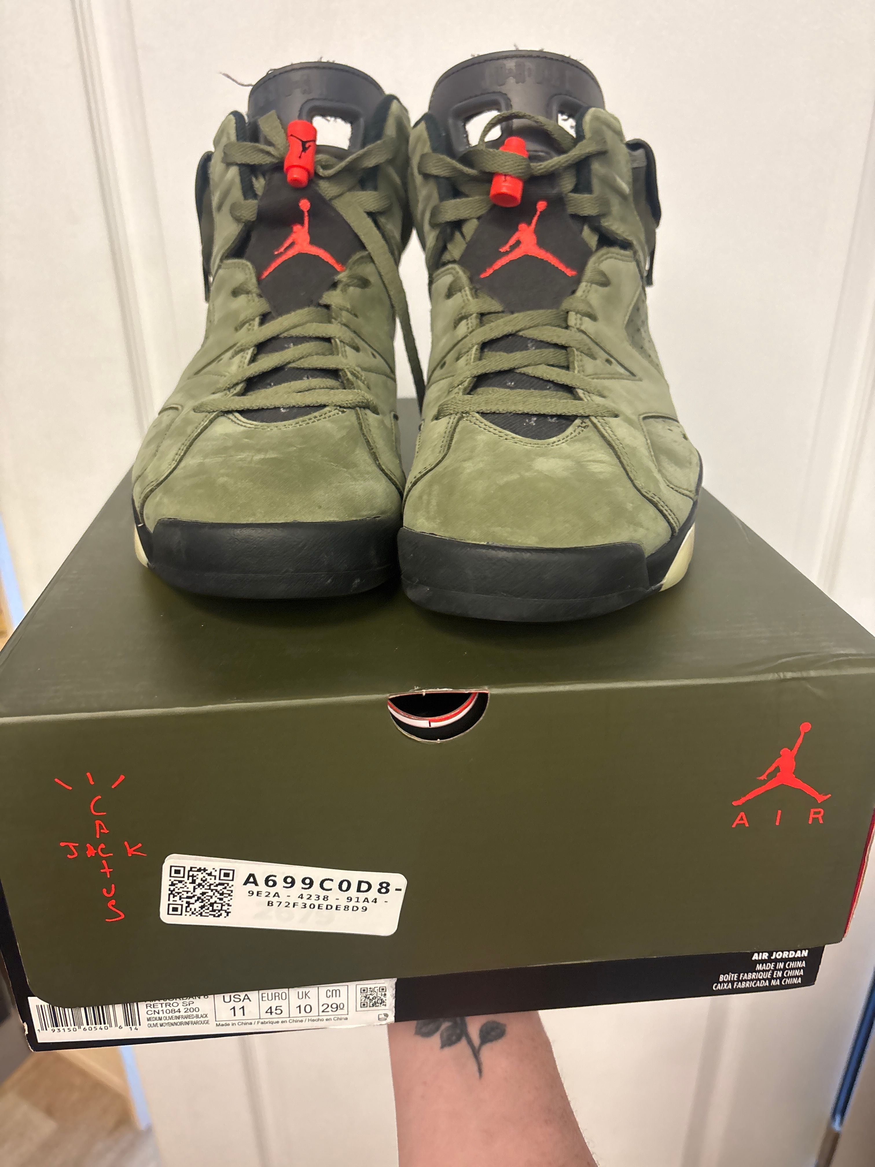 Jordan 6 Retro Travis Scott - Lightly Used, OG All
