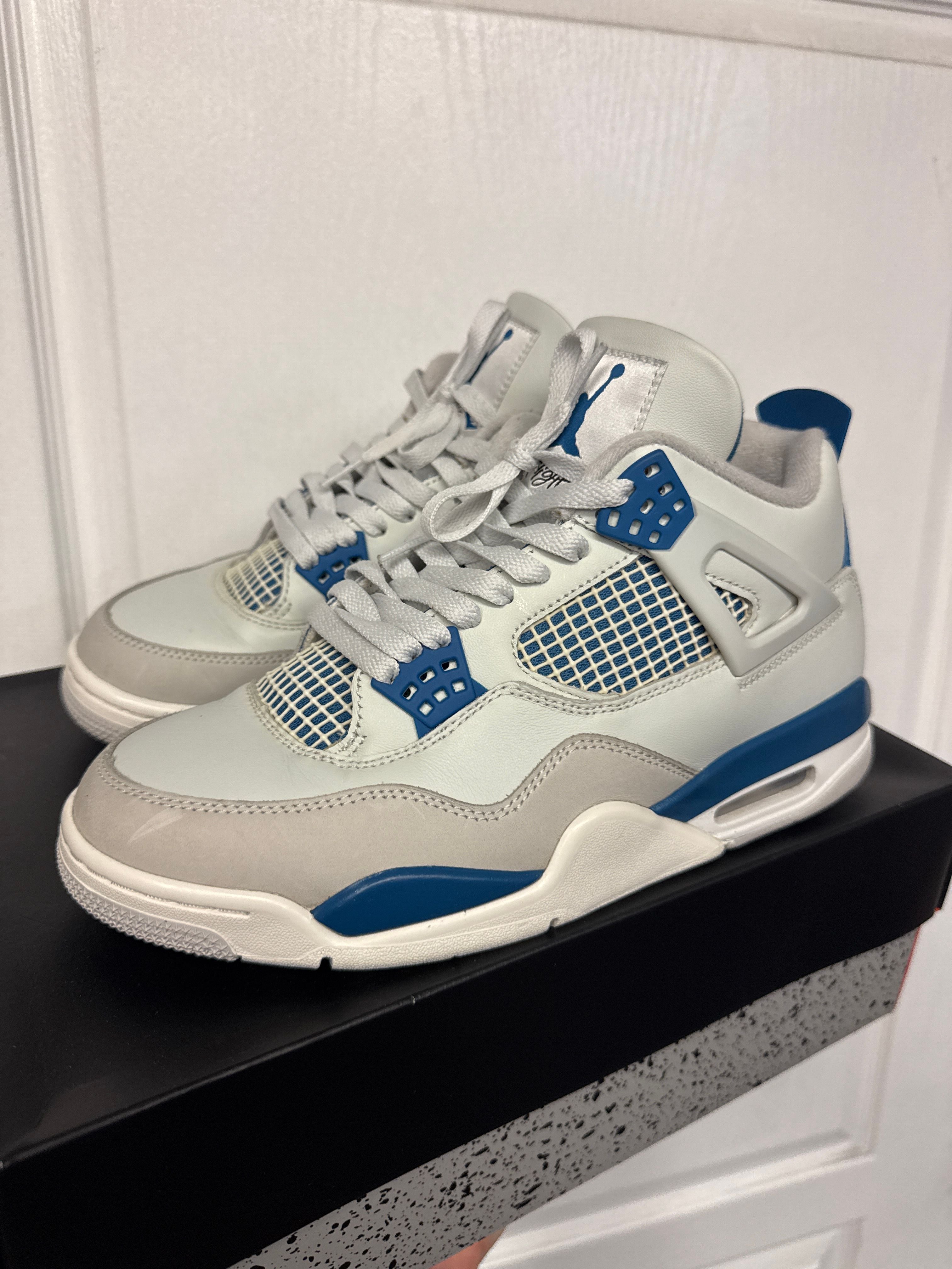 Jordan 4 Retro Military Blue (2024) - Lightly Used, OG All