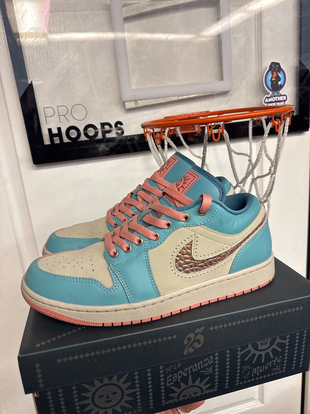 Jordan 1 Low SE Somos Eternos - Lightly Used, OG All