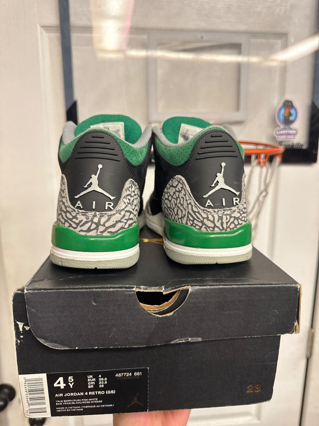 Jordan 3 Retro Pine Green (GS) - Lightly Used, Replacement Box