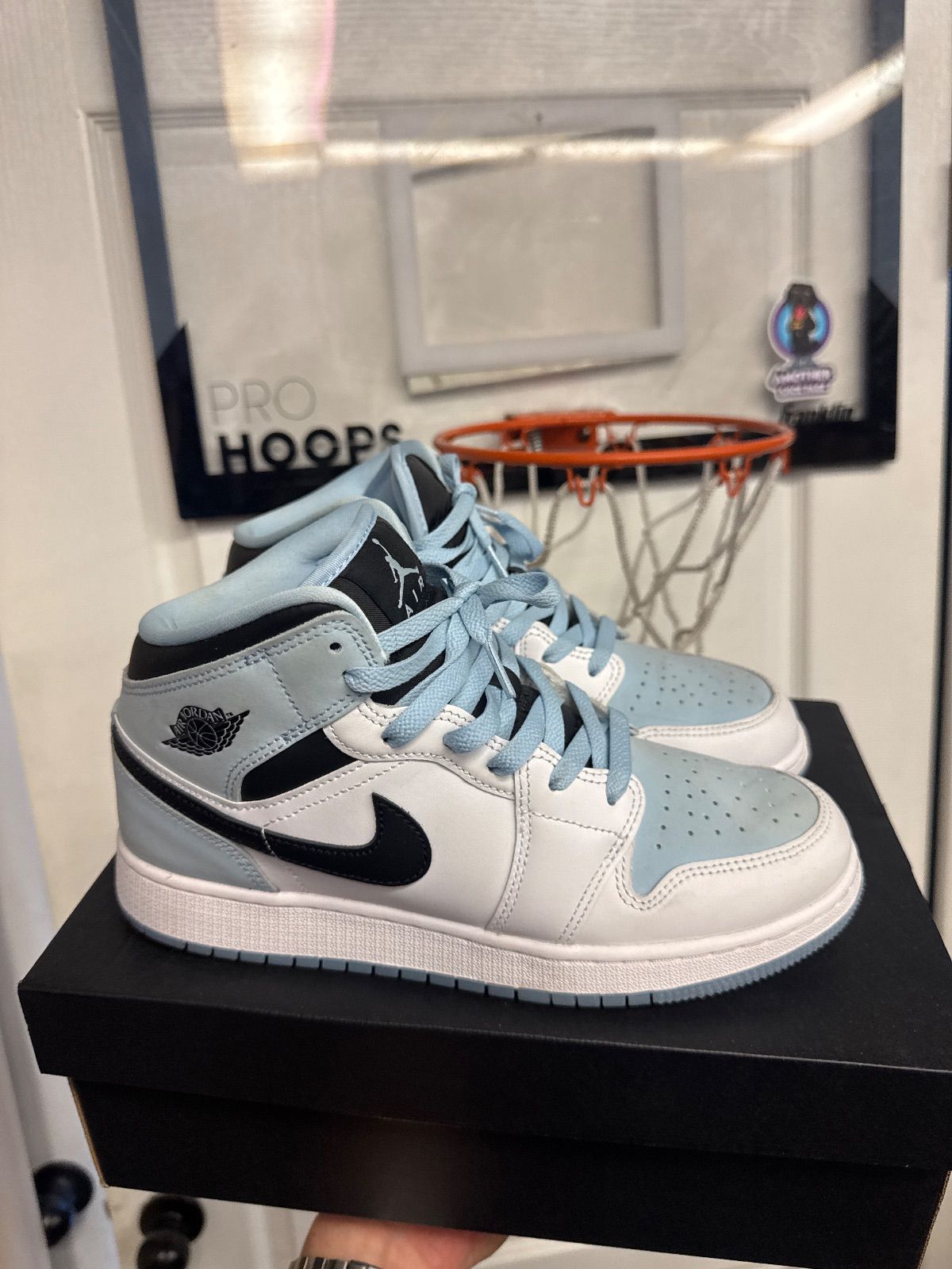 Jordan 1 Mid SE Ice Blue (2023) (GS) - Lightly Used, OG All