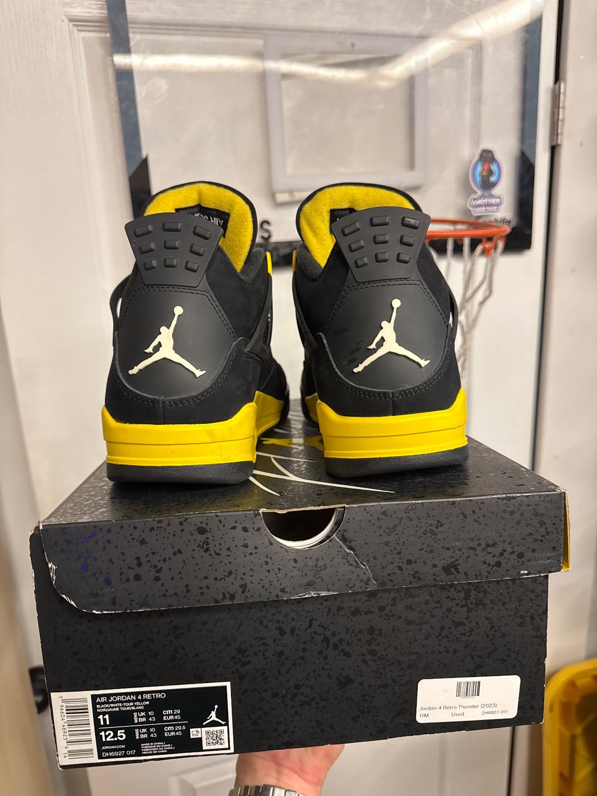 Jordan 4 Retro Thunder (2023) - Lightly Used, OG All