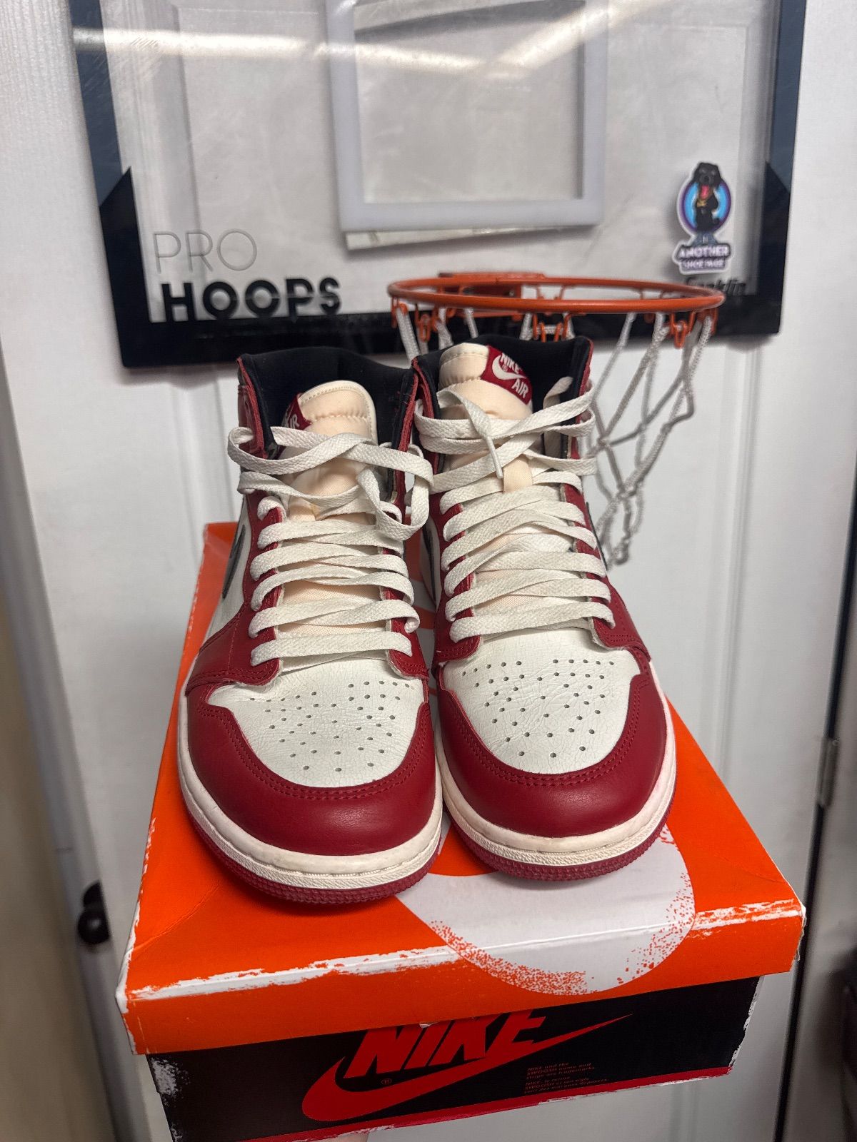 Jordan 1 Retro High OG Chicago Lost and Found - Lightly Used, OG Box