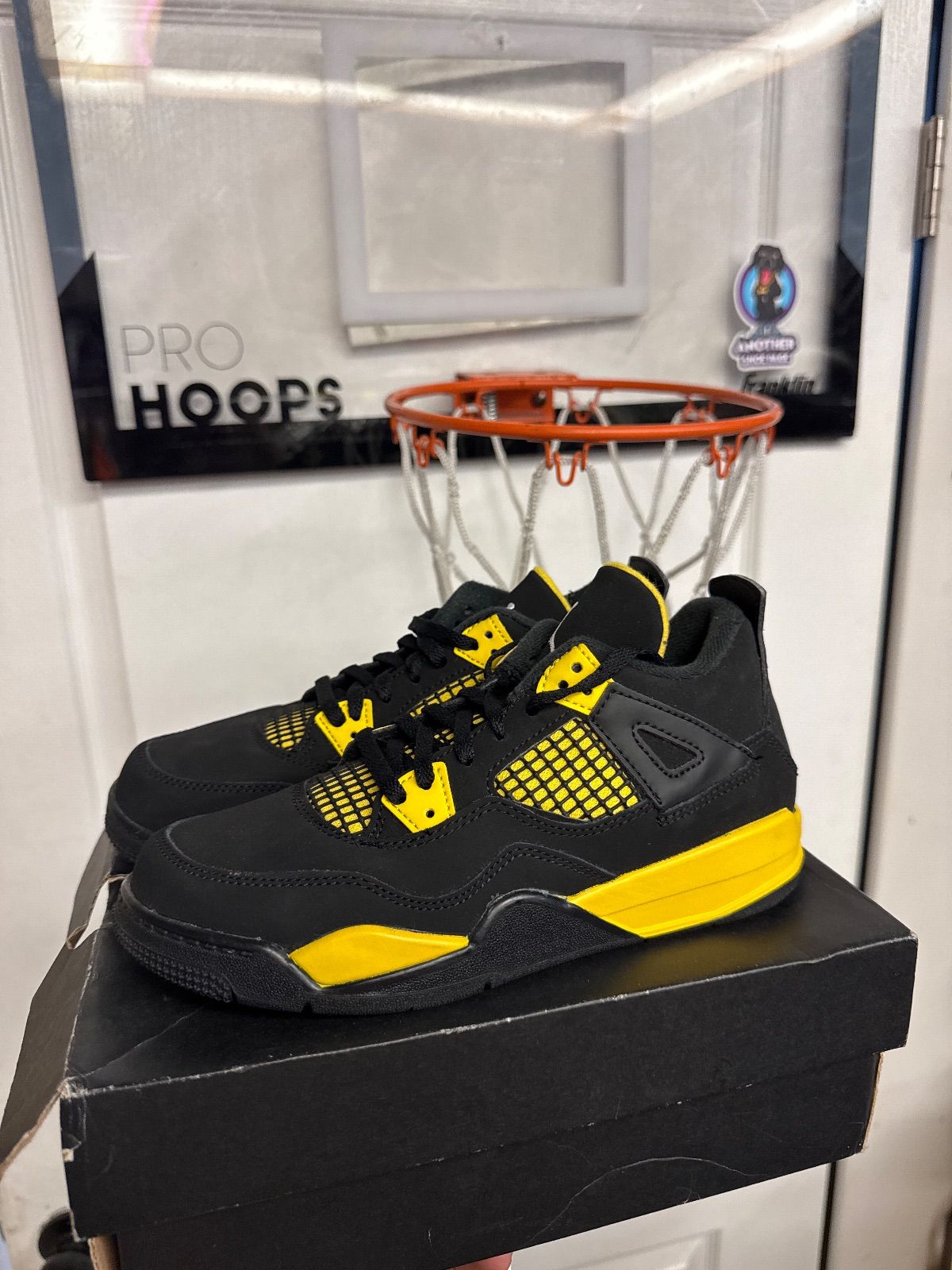 Jordan 4 Retro Thunder (2023) (PS) - New/Damaged Box