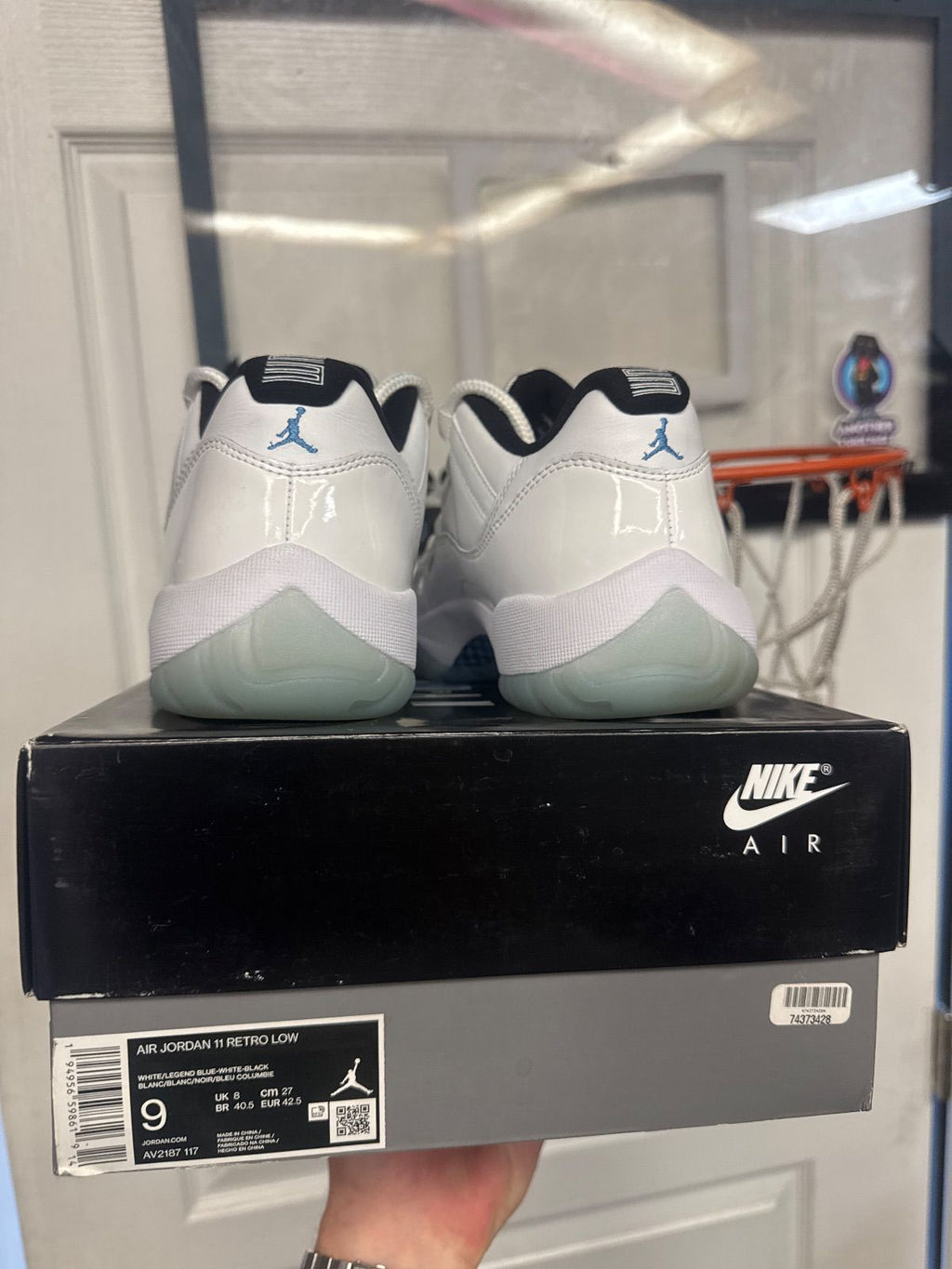 Jordan 11 Retro Low Legend Blue - Lightly Used, OG All