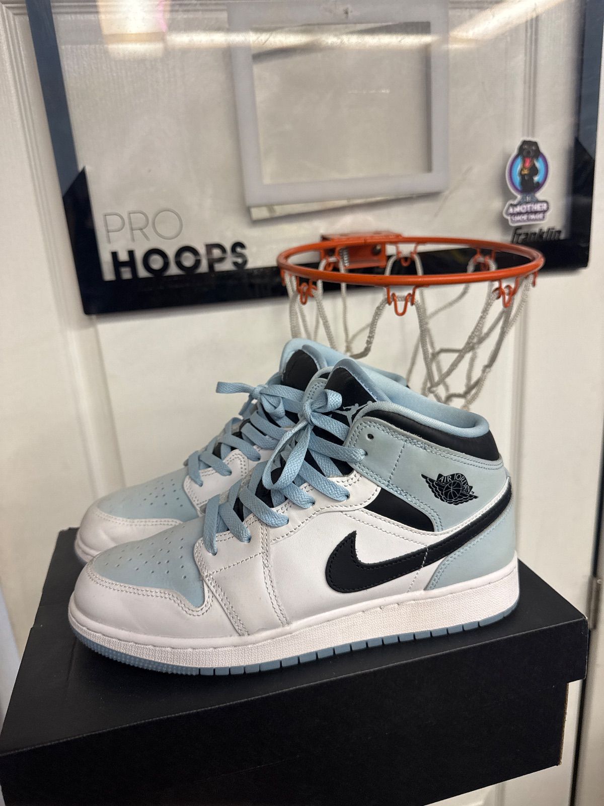 Jordan 1 Mid SE Ice Blue (2023) (GS) - Lightly Used, OG All